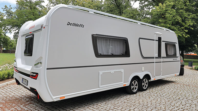 DEFENDER 110 X-DYNAMIC HSE Dethleffs Nomad 650 RQT. Zestaw wyprzedzający epokę 2